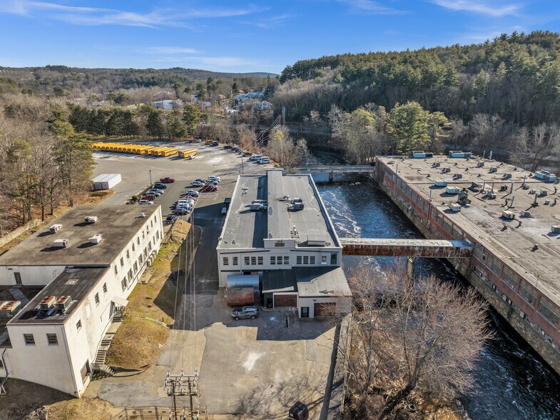 More Photos Of 80 Optical Dr, Southbridge Flex For Lease