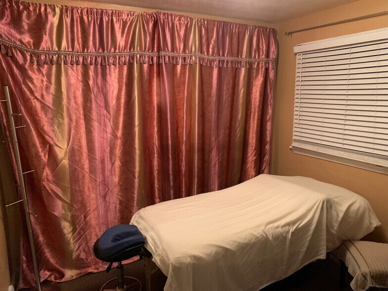 More Photos Of 110 S 20th St, Philadelphia Office For Sale