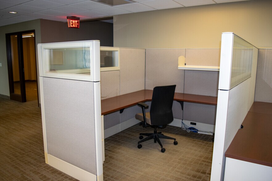 More Photos Of 10 Lafayette Sq, Buffalo Hotel For Lease