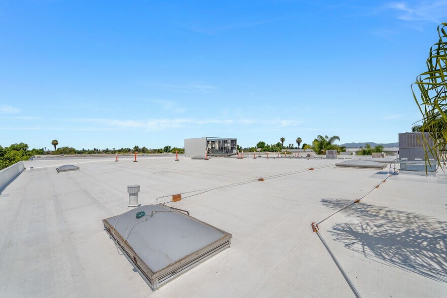 More Photos Of 14291 Commerce Dr, Garden Grove Manufacturing For Sale