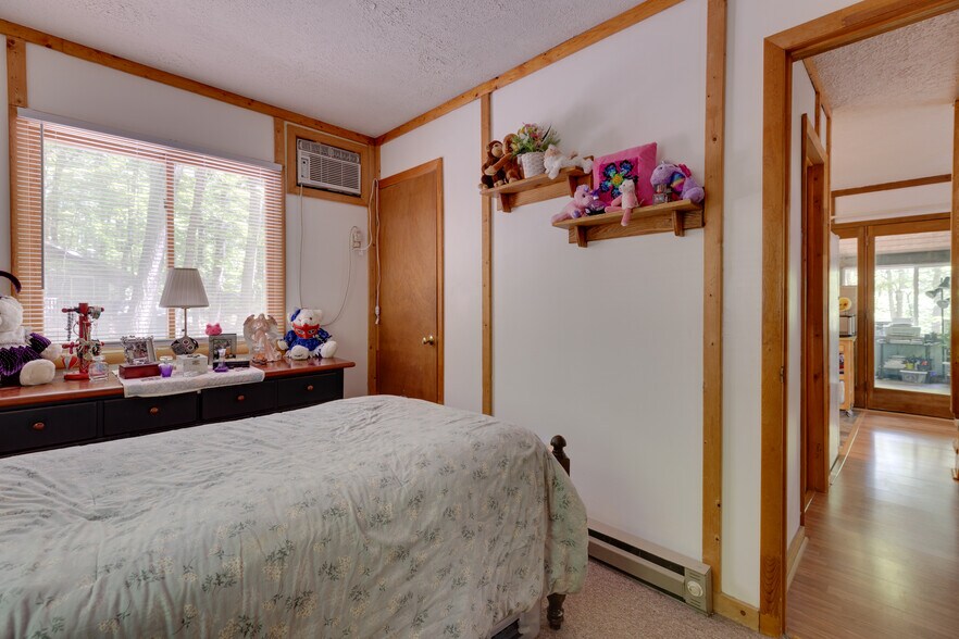 More Photos Of 11 Mountainside Dr, Berkeley Springs Specialty For Sale