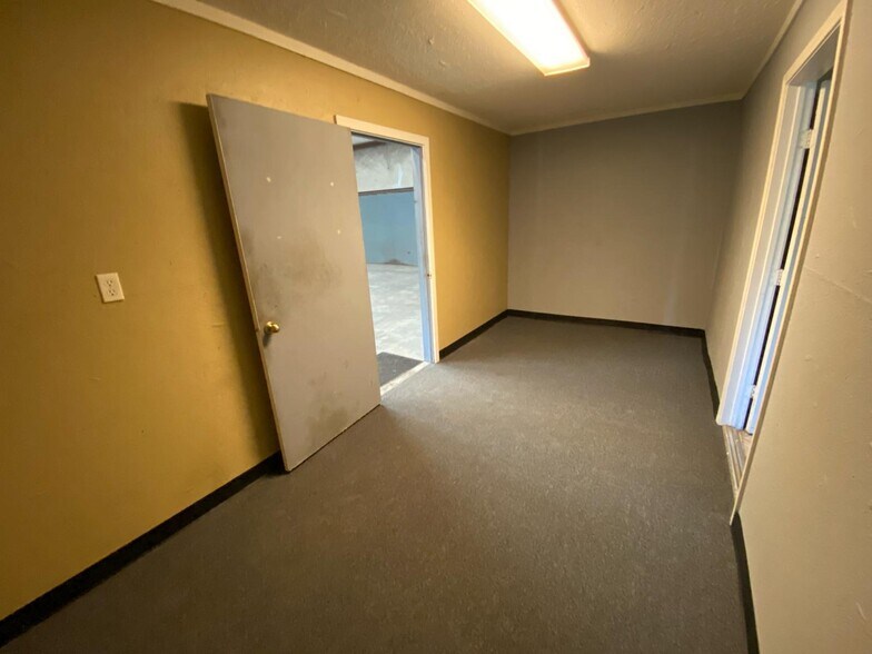 More Photos Of 7012 Belgold St, Houston Industrial For Sale