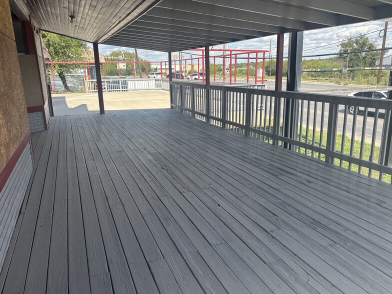 More Photos Of 13525 Wetmore Rd, San Antonio Restaurant For Lease