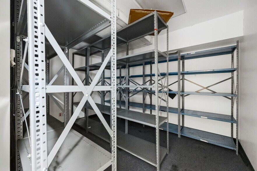 More Photos Of 901 W 18th St, Houston Warehouse For Sale