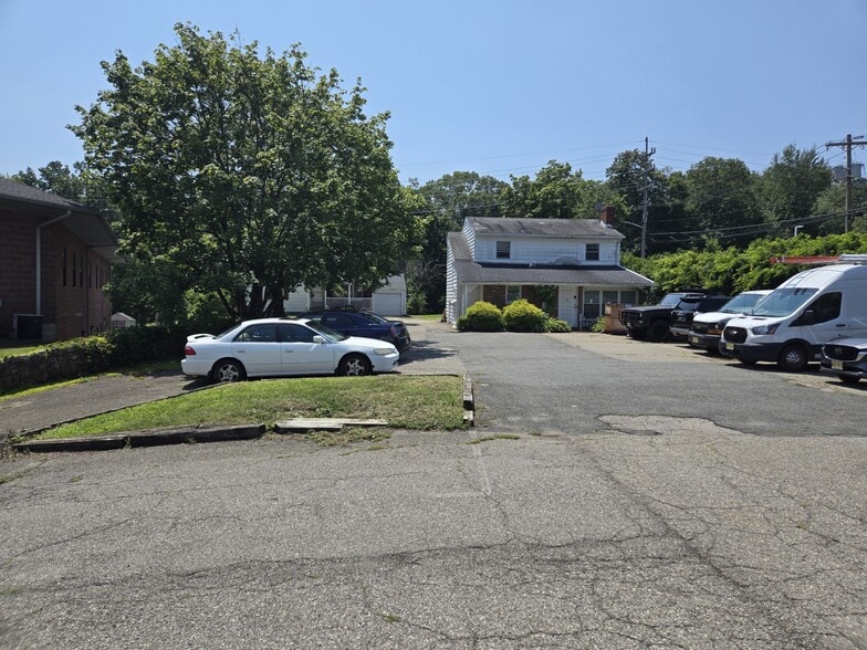 More Photos Of 360 Us-46, Mountain Lakes Freestanding For Sale