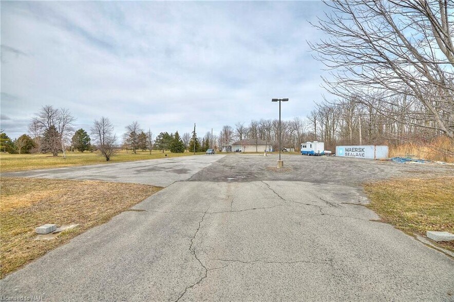 More Photos Of 1140 Airport Rd, Niagara On The Lake Golf Course Driving Range For Sale