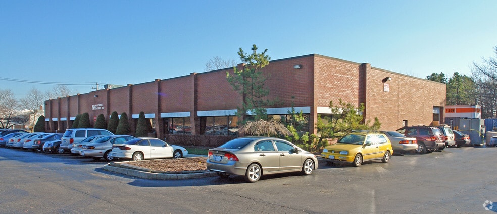 More Photos Of 2200 Smithtown Ave, Ronkonkoma Warehouse For Sale