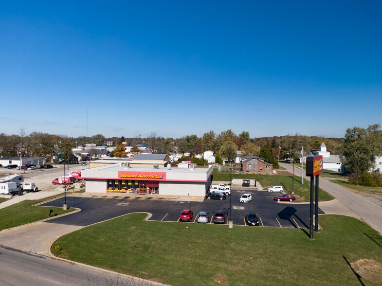 More Photos Of 976 W 4th St, Mansfield Freestanding For Lease