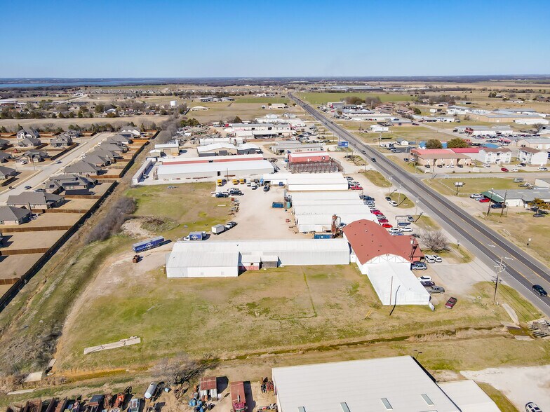 More Photos Of 926 US-377, Pilot Point Warehouse For Sale