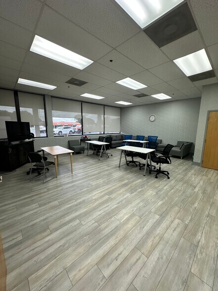 More Photos Of 2211-2213 S Military Hwy, Chesapeake Coworking Space