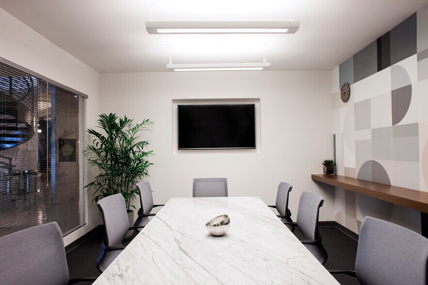 More Photos Of 5966 S Dixie Hwy, South Miami Loft Creative Space For Lease