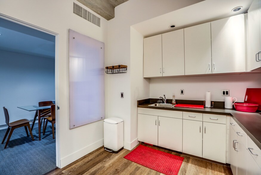 More Photos Of 1081-1091 N Palm Canyon Dr, Palm Springs Office Residential For Lease