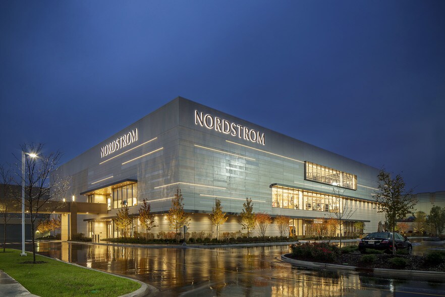 More Photos Of 2500 N Mayfair Rd, Wauwatosa Office For Lease