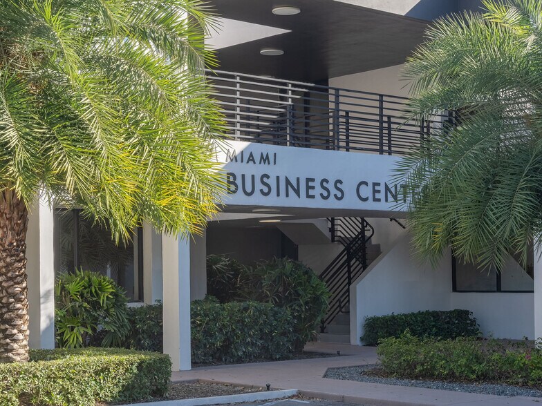 More Photos Of 1021 Ives Dairy Rd, Miami Unknown For Lease