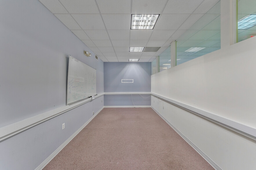 More Photos Of 728 S Washington St, Alexandria Office For Lease