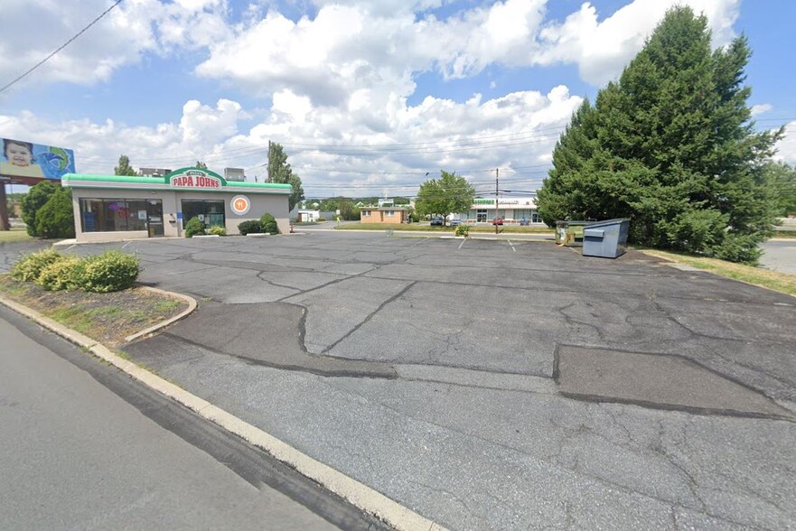 Primary Photo Of 2531 Macarthur Rd, Whitehall Fast Food For Sale