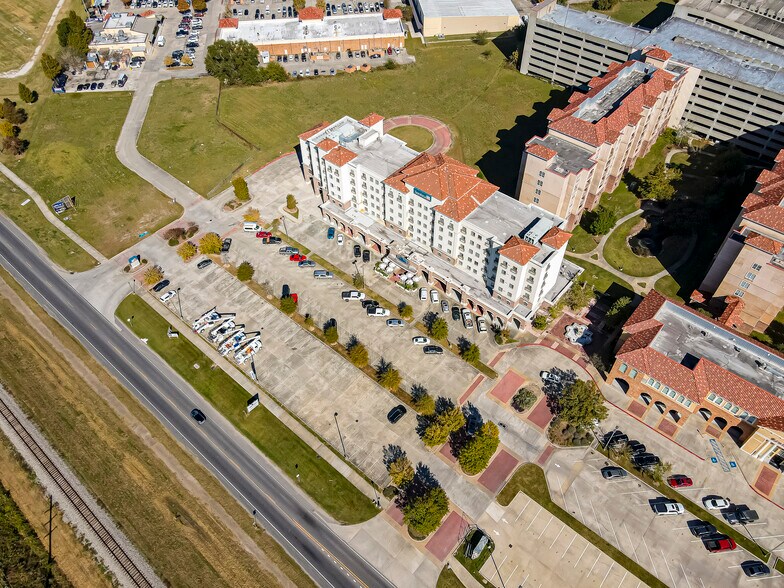 More Photos Of 4001 Nicholson Dr, Baton Rouge Hotel For Lease