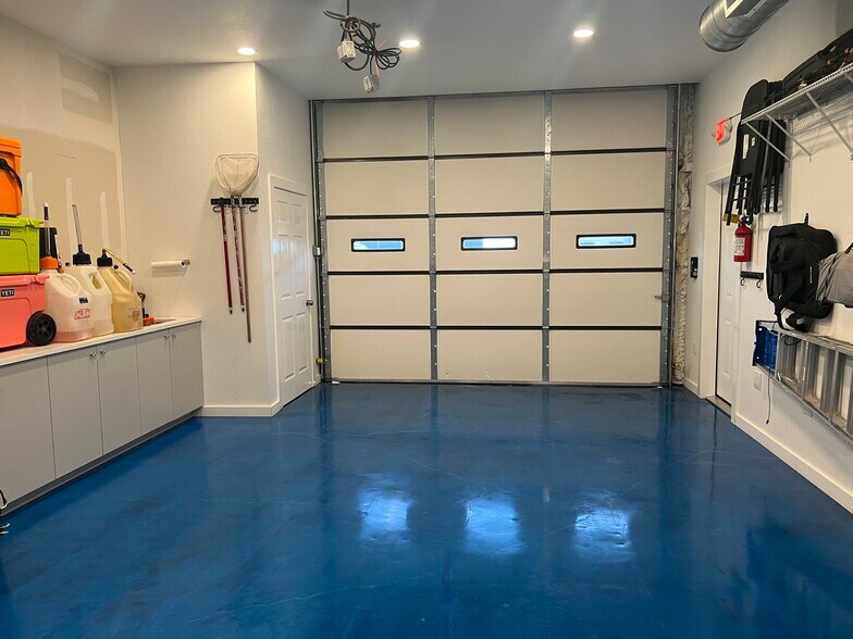 More Photos Of 13025 Harmon Rd, Fort Worth Industrial For Sale