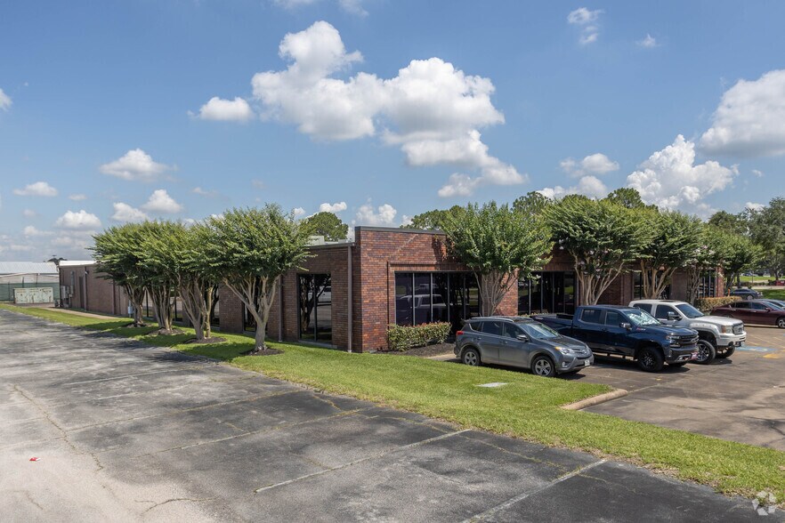 More Photos Of 16850 Diana Ln, Houston Loft Creative Space For Sale
