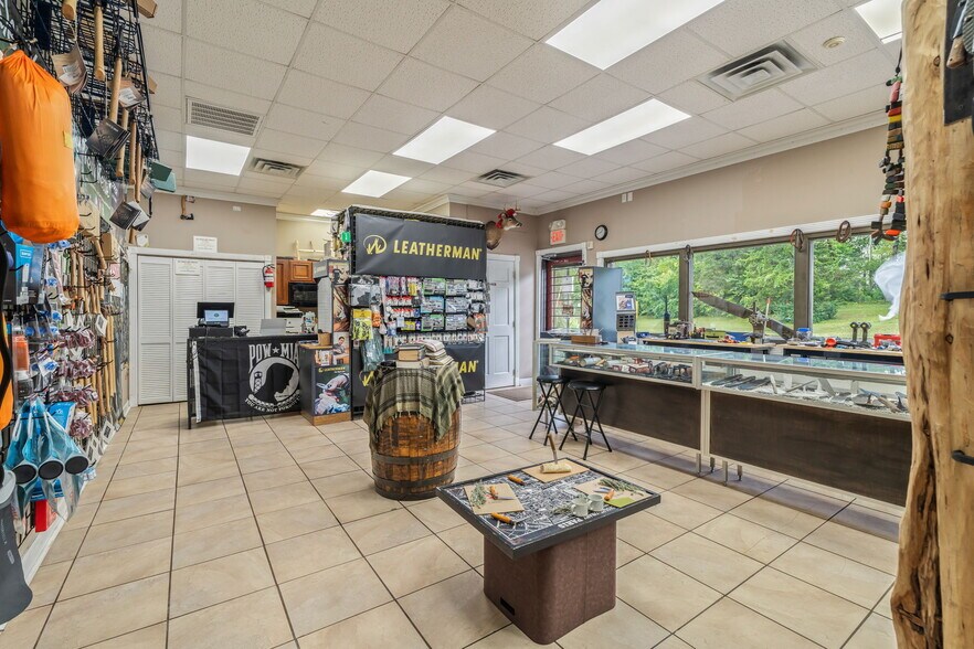 More Photos Of 927 S Charles G Seivers Blvd, Clinton General Retail For Sale