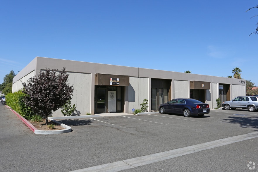 Primary Photo Of 1755 N Gateway Blvd, Fresno Office For Lease