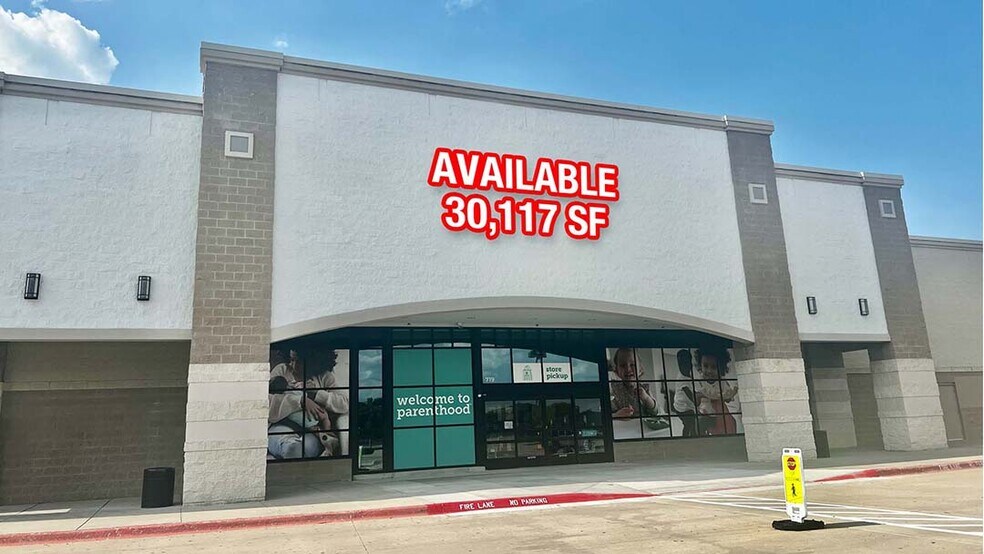 More Photos Of 729 Hebron Pky, Lewisville Unknown For Lease