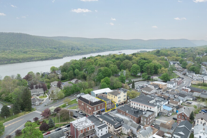 More Photos Of 310 Main St, Highland Falls Fast Food For Lease