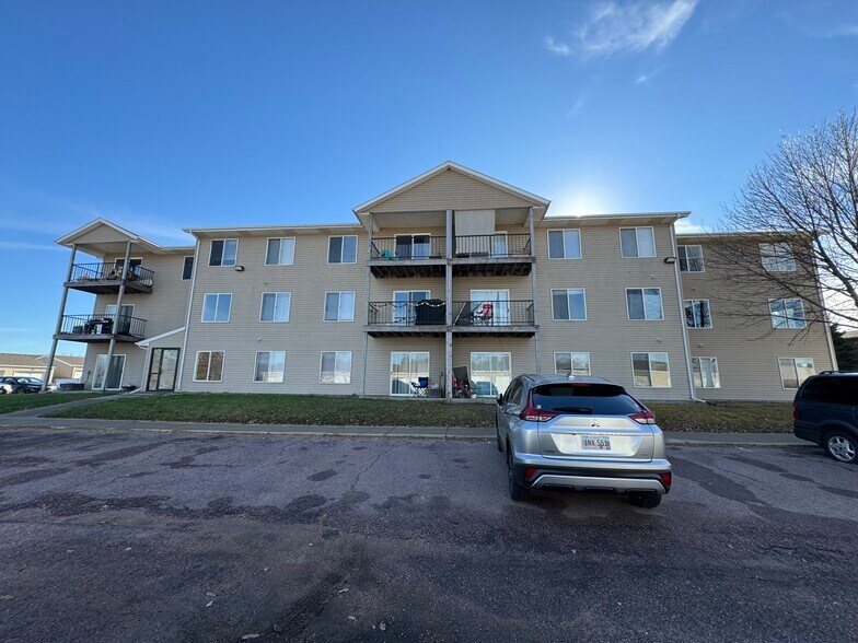 Primary Photo Of 4609 E 26th St, Sioux Falls Apartments For Sale