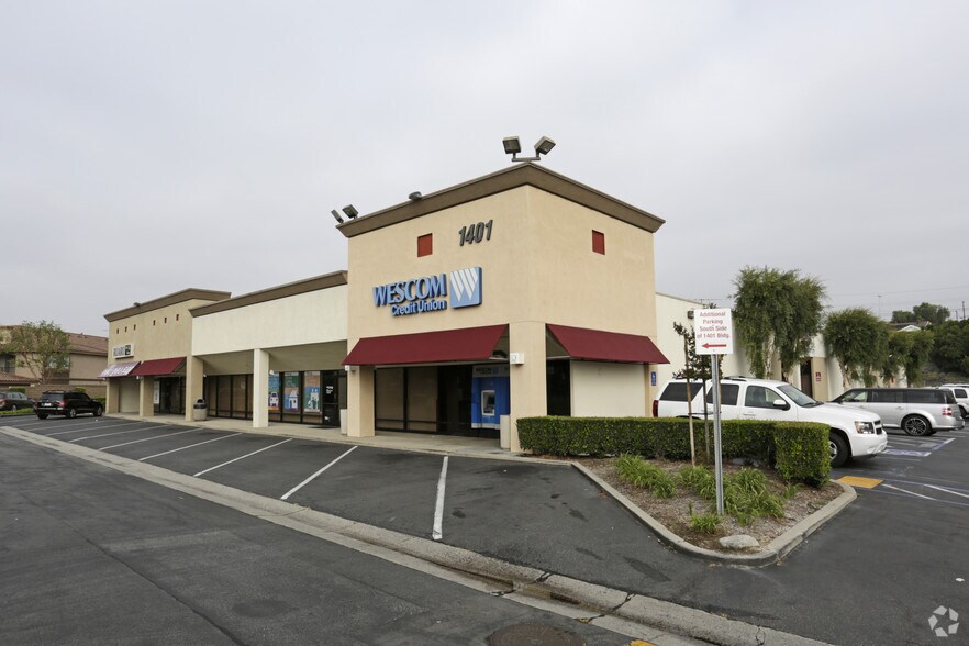 Primary Photo Of 1401 S Beach Blvd, La Habra Warehouse For Lease