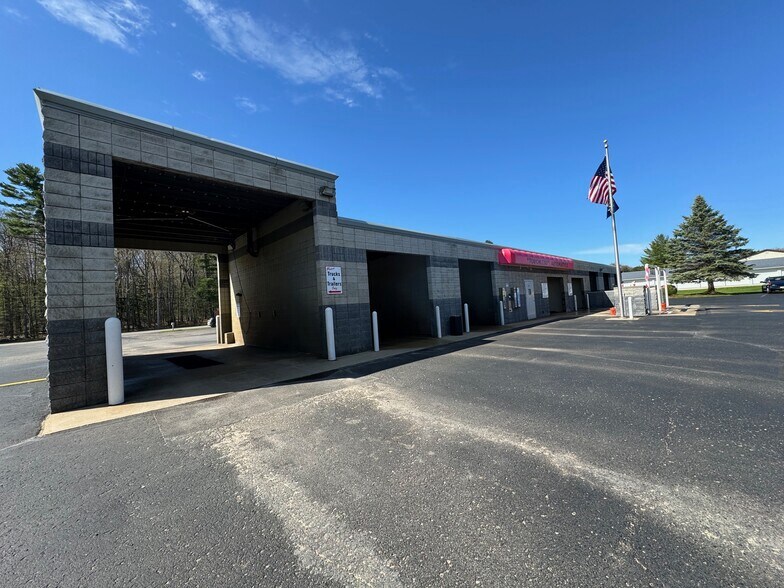 More Photos Of 7167 Houghton Lake Dr, Houghton Lake Carwash For Sale