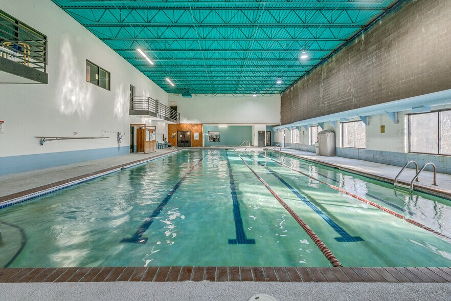 More Photos Of 133 Sandberg Rd, Monticello Storefront For Sale