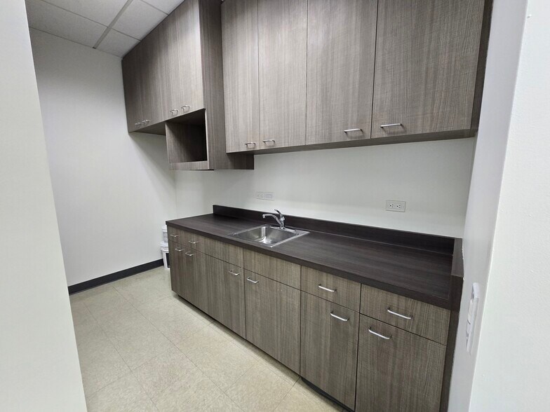 More Photos Of 4200 Concours, Ontario Office For Lease
