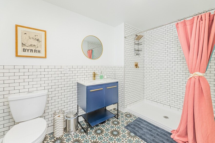 More Photos Of 474 Fayette St, Hammond Storefront Retail Office For Sale