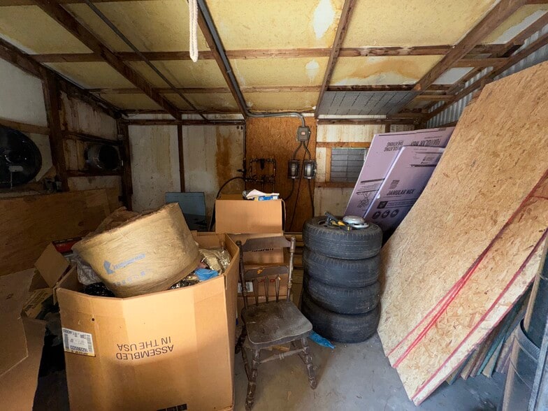 More Photos Of 10535 Highway 53 W, Talking Rock Service For Sale