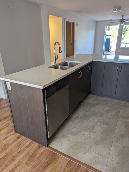 More Photos Of 12505 111 Av NW, Edmonton Apartments For Sale