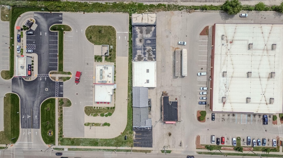 More Photos Of 2200 S Miller Pky, Milwaukee Distribution For Sale