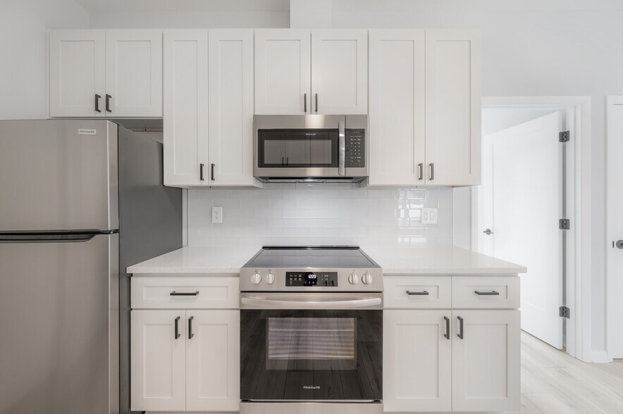 More Photos Of 3921 State St, Tampa Specialty For Sale