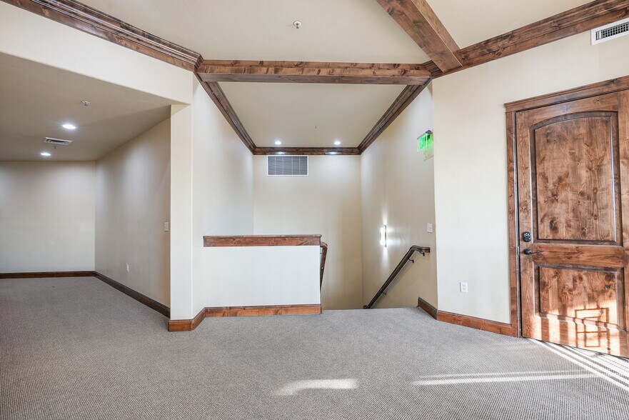 More Photos Of 623 E Fort Union Blvd, Midvale Medical For Sale