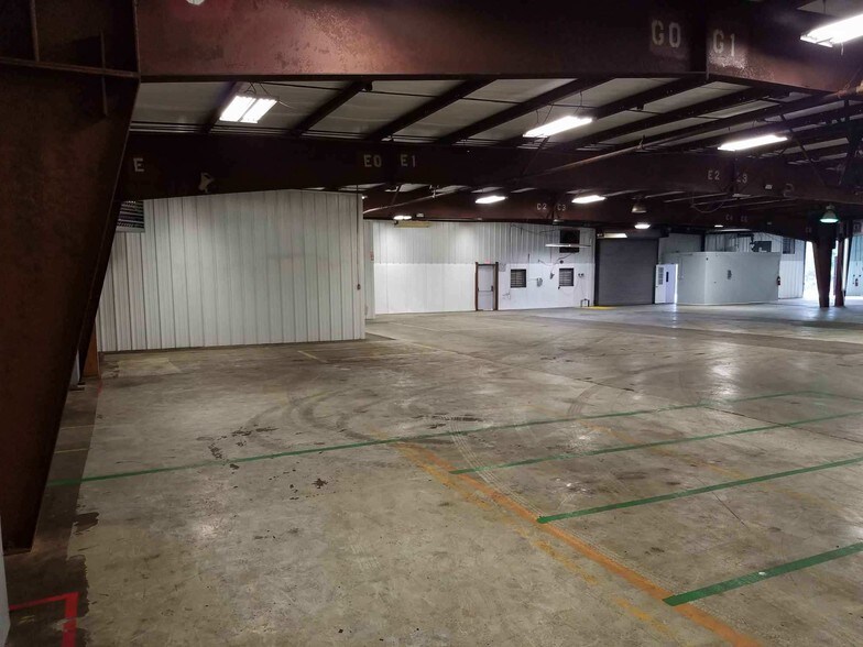 More Photos Of 1830 N Pine St, Vivian Industrial For Lease