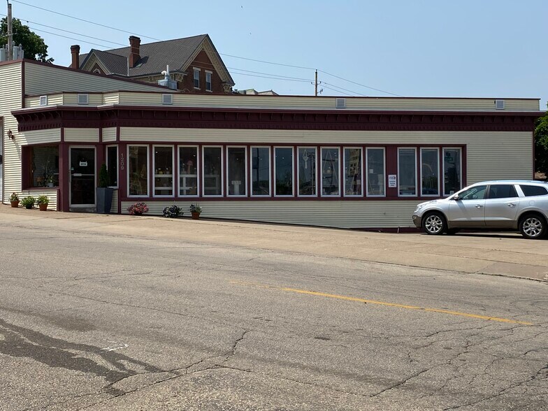 More Photos Of 1209 Main St, Dubuque Storefront Retail Office For Sale