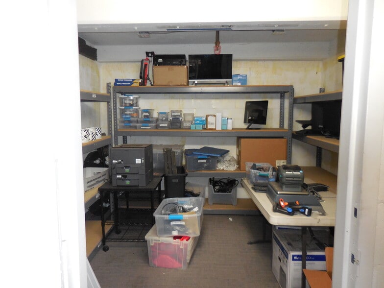 More Photos Of 1206-1210 W Jon St, Torrance Warehouse For Lease