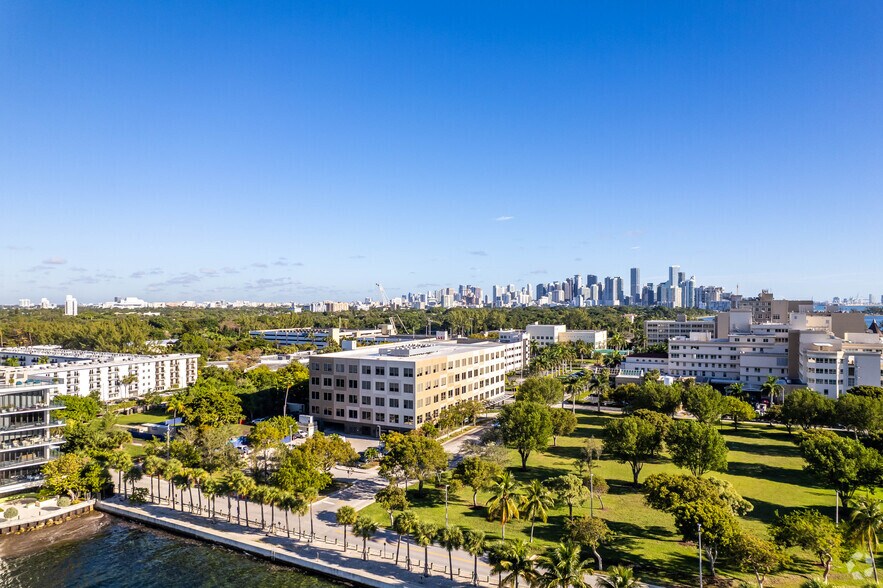 More Photos Of 3683 S Miami Ave, Miami Medical For Lease