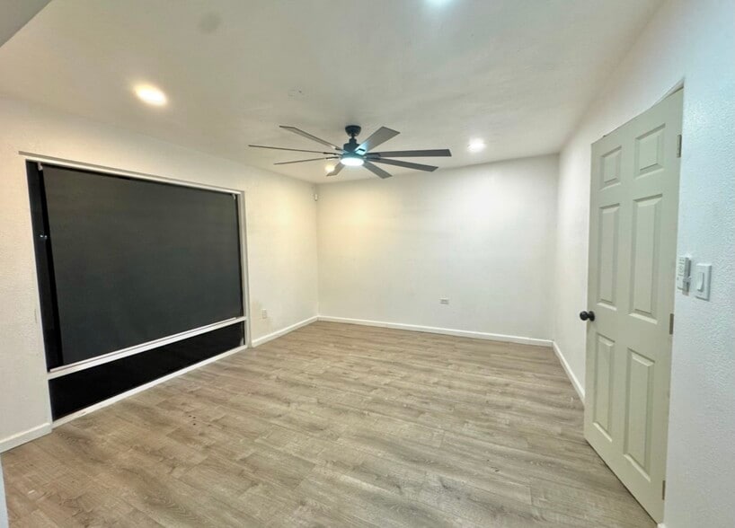 More Photos Of 908 N Towne Ave, Pomona Storefront Retail Residential For Lease