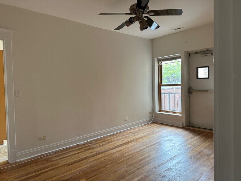 More Photos Of 706 Green Bay Rd, Glencoe Storefront Retail Office For Lease