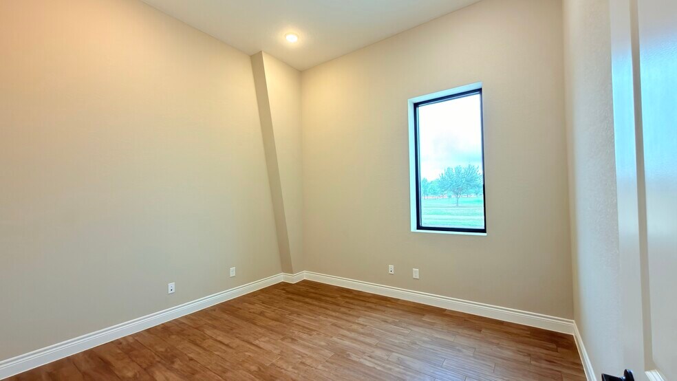 More Photos Of 3522 N Mason Rd, Katy Warehouse For Lease