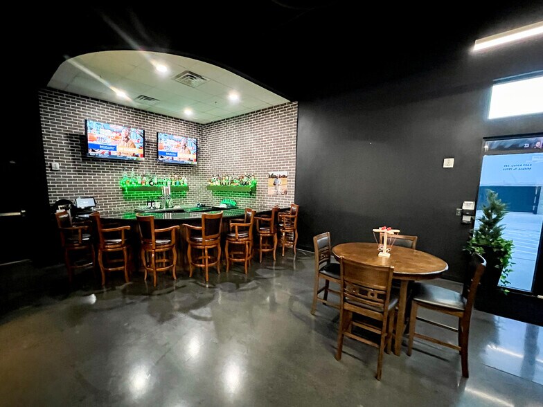 More Photos Of 6409 N Big Spring St, Midland Storefront For Sale