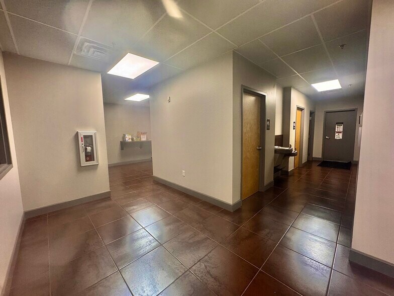 More Photos Of 871 S Auto Mall Dr, American Fork Warehouse For Lease