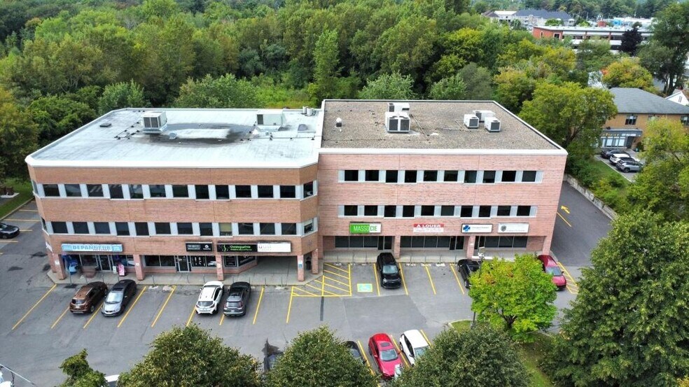 More Photos Of 28 Ch De La Côte-Saint-Louis O, Blainville Office For Lease