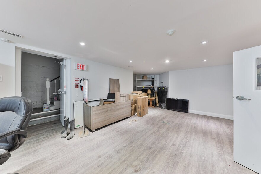 More Photos Of 15 Mississauga Rd S, Mississauga Office For Lease