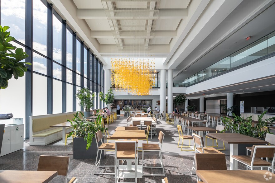 More Photos Of 1200 Abernathy Rd NE, Atlanta Unknown For Lease